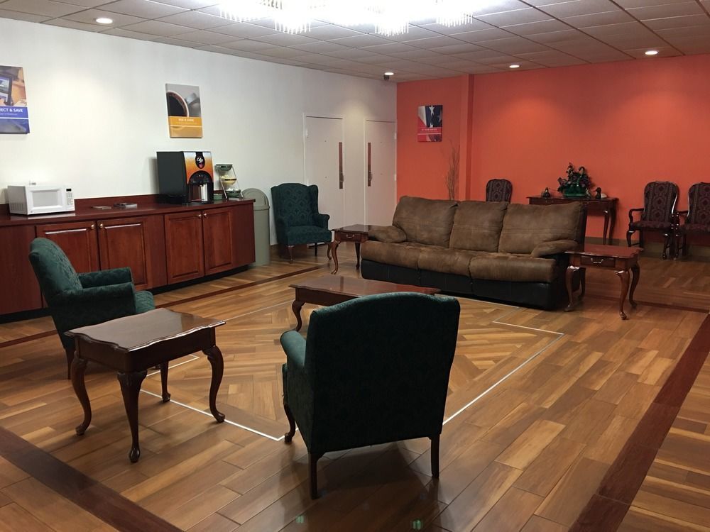 Hotel 6-staunton, Va 2*
